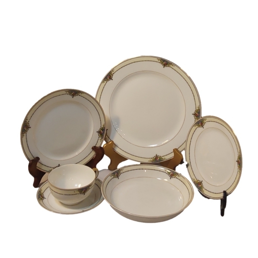 NORITAKE GOTHAM 45 PIECES  TABLE FOR 6‎ Plus Service Wares